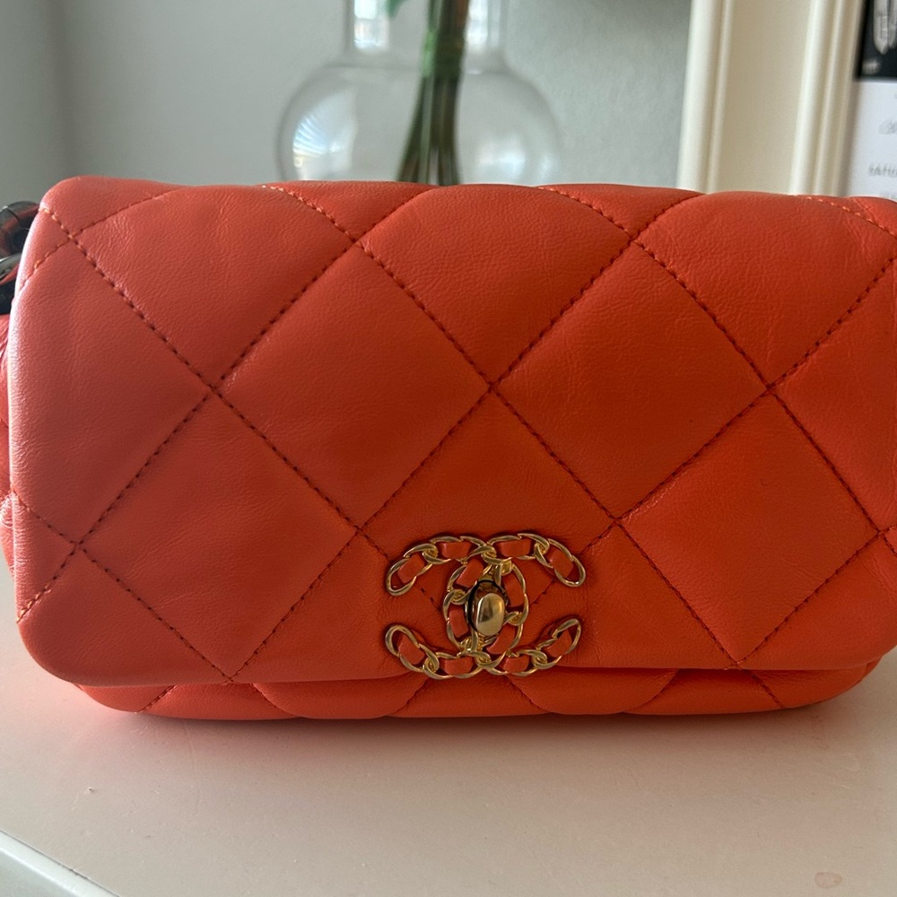 Chanel 19 Lambskin waist-bag light  orange color